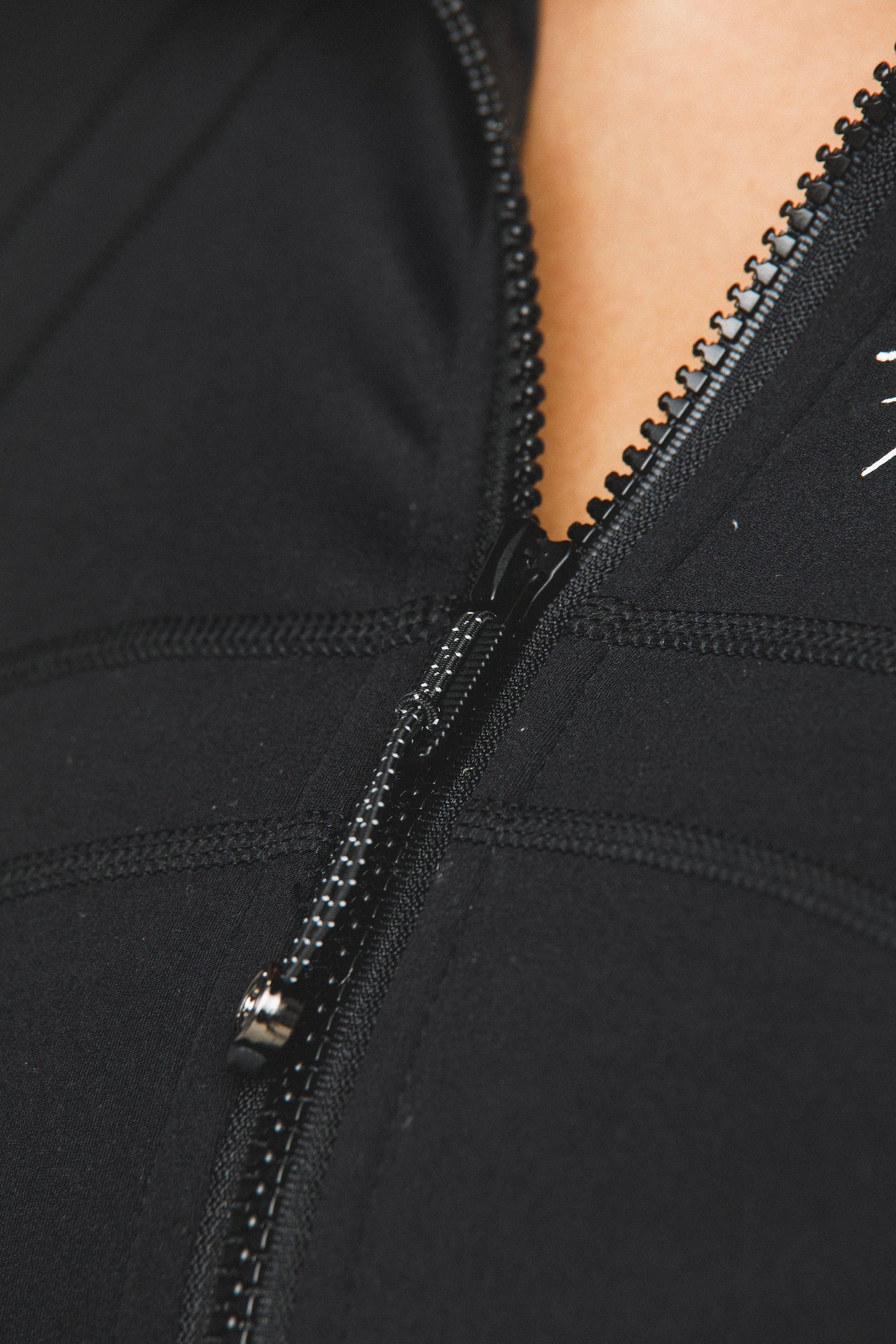 Pinnacle Seamless Jacket